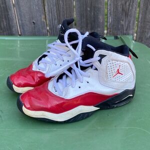 Jordan Max Aura Kids Red White Black Basketball Shoes CK1426-106 Size 1Y